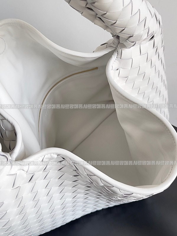 보테가베네타라지홉 20260221-175500-009루.jpg