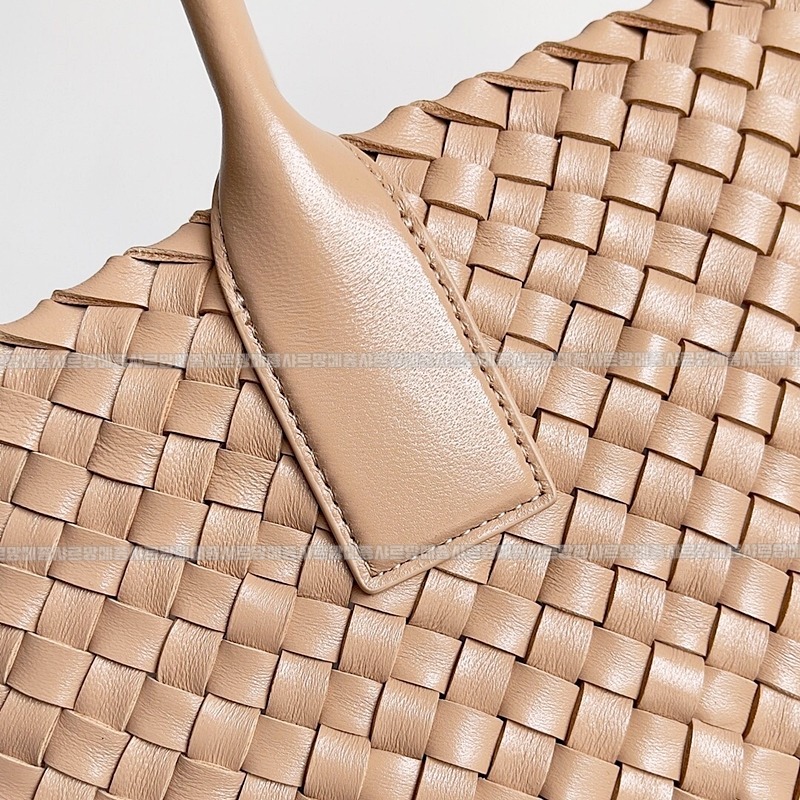 보테가베네타까바특대 20260222-104731-005루.jpg