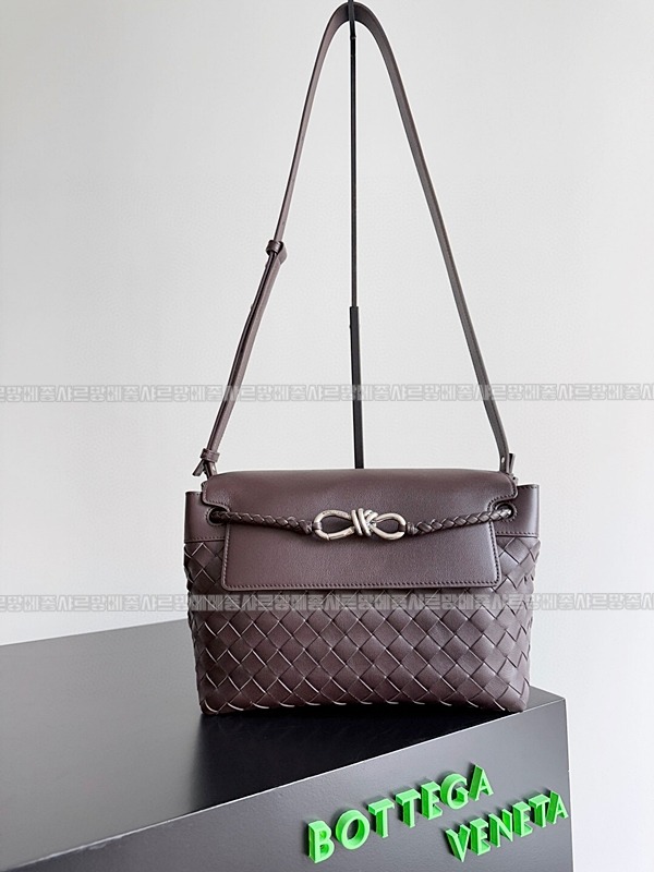 보테가베네타안디아모스몰메신저백 20260222-125733-001루.jpg