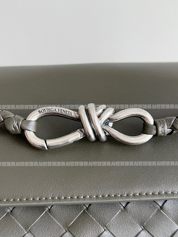 보테가베네타안디아모스몰메신저백 20260222-130840-004루.jpg