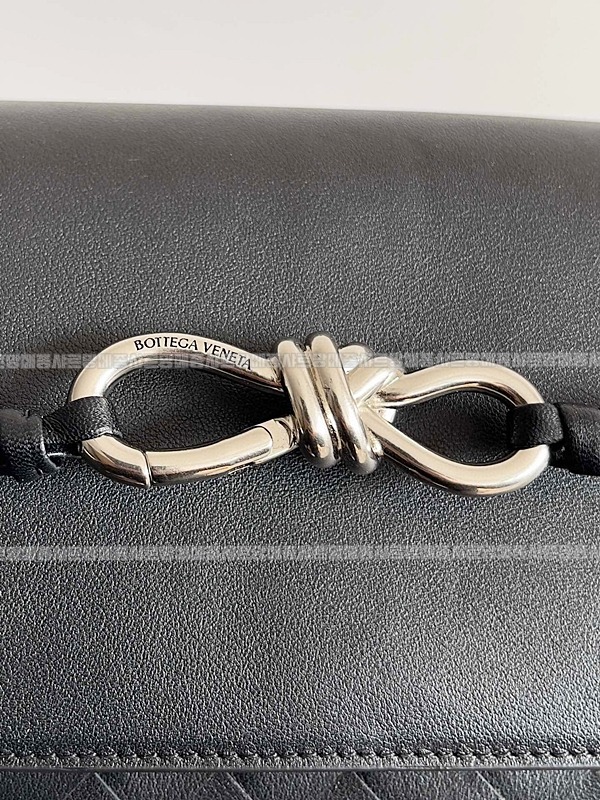 보테가베네타안디아모스몰메신저백 20260222-131021-005루.jpg