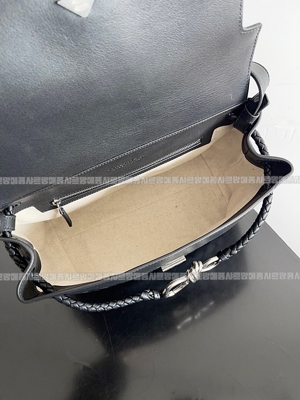 보테가베네타안디아모스몰메신저백 20260222-131021-009루.jpg