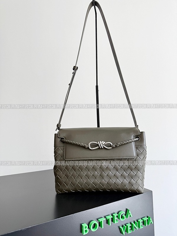 보테가베네타안디아모스몰메신저백 20260222-131358-001루.jpg