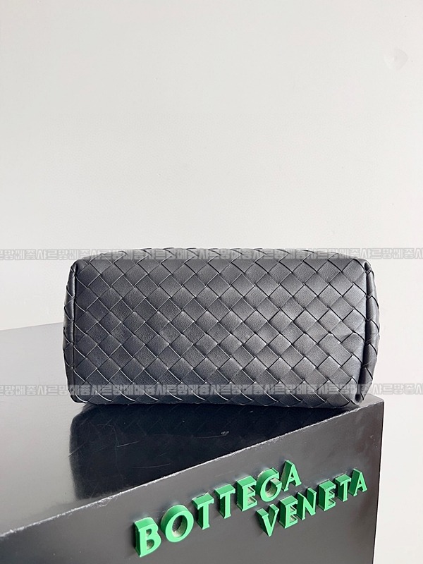 보테가베네타안디아모스몰메신저백 20260222-131550-004루.jpg