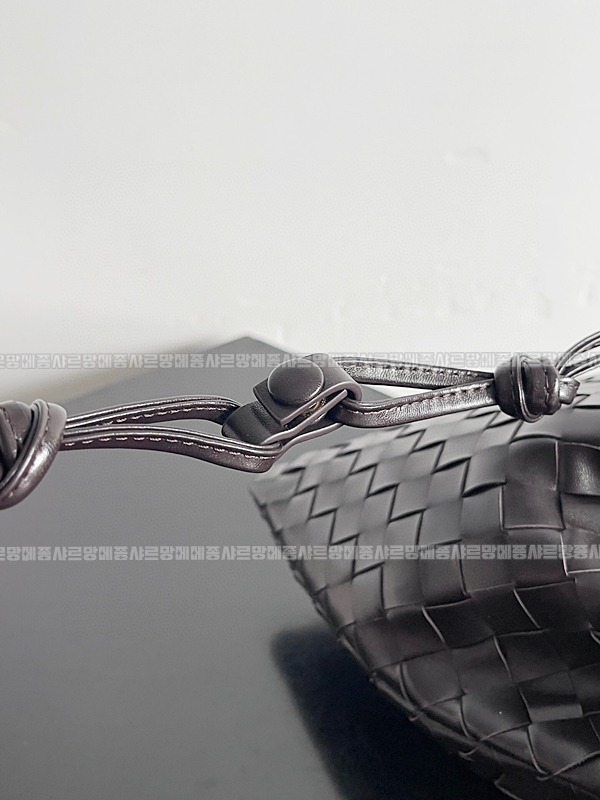 보테가베네타더스트백미디움 20260222-135341-004루.jpg