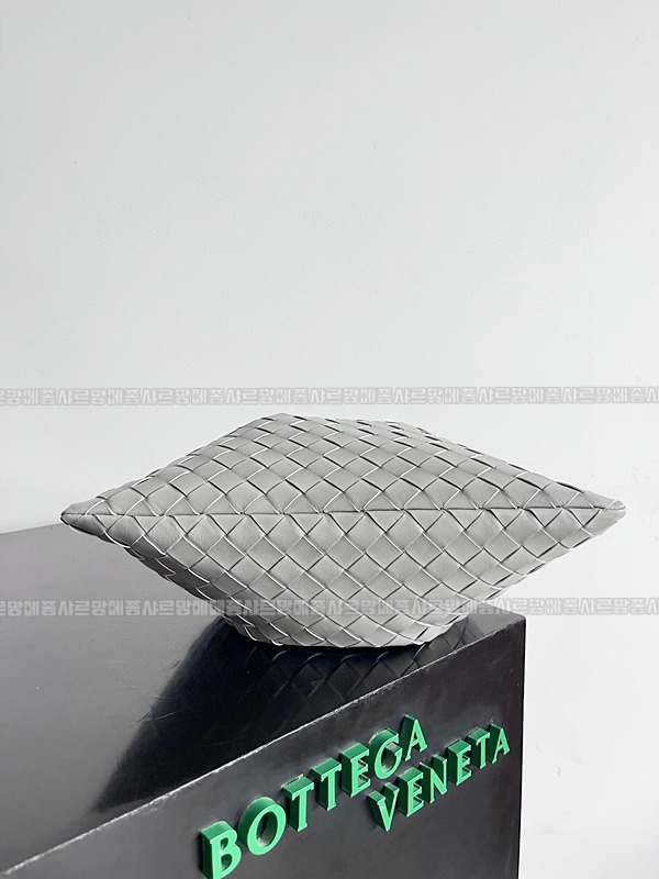 보테가베네타더스트백미디움 20260222-135650-003루.jpg