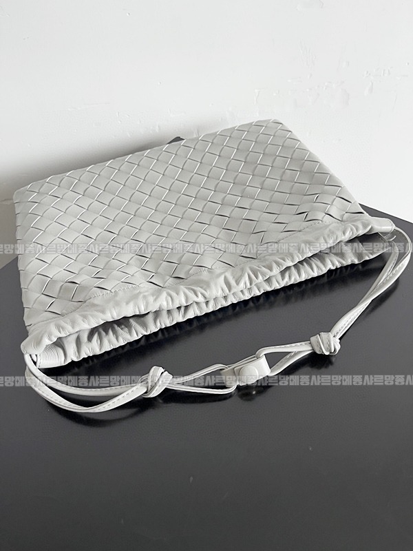 보테가베네타더스트백미디움 20260222-135651-006루.jpg