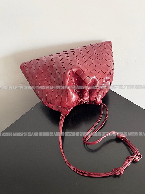 보테가베네타더스트백미디움 20260222-135850-005루.jpg