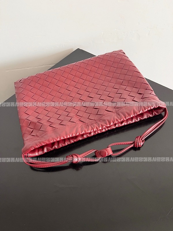 보테가베네타더스트백미디움 20260222-135850-006루.jpg