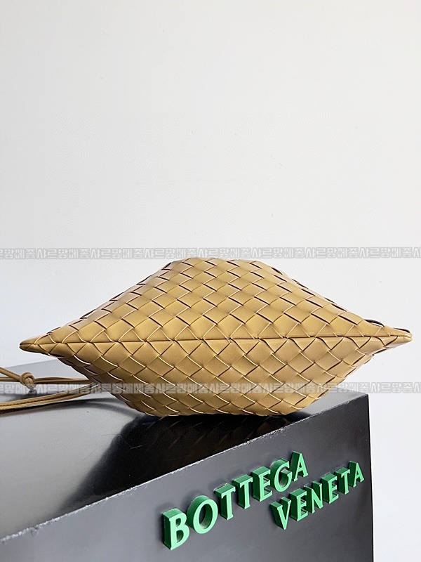 보테가베네타더스트백미디움 20260222-140823-003루.jpg