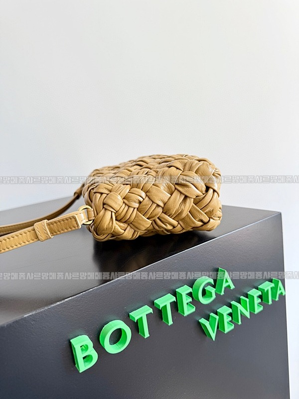 보테가베네타칼리메로차차 20260222-145052-006루.jpg