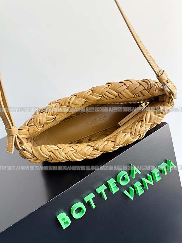 보테가베네타칼리메로차차 20260222-145052-009루.jpg