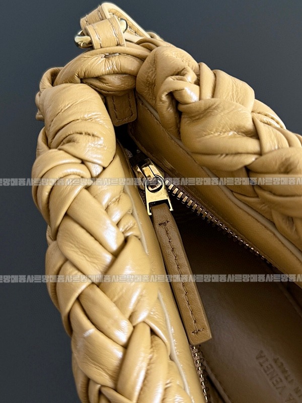 보테가베네타칼리메로차차 20260222-145052-007루.jpg