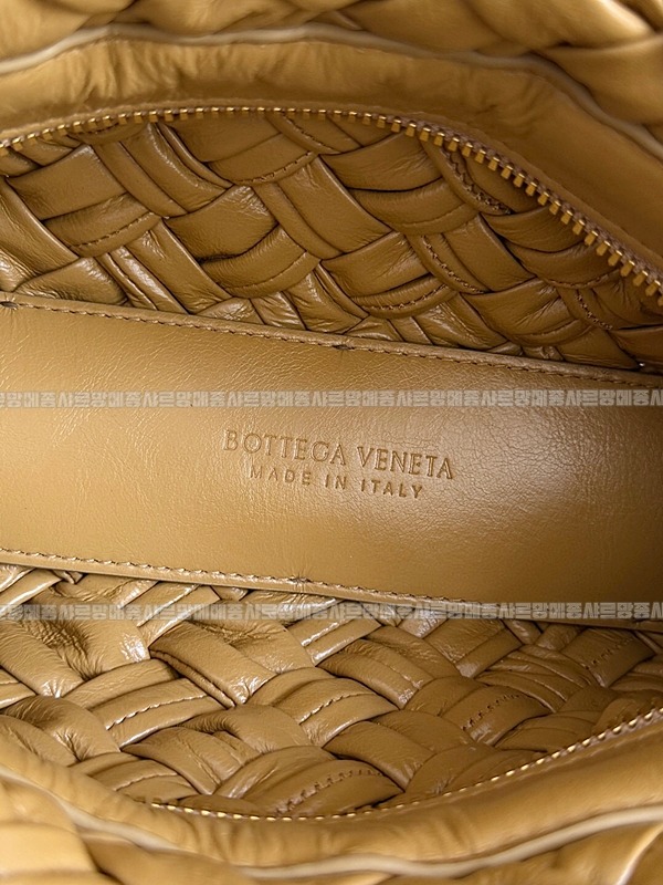 보테가베네타칼리메로차차 20260222-145052-008루.jpg