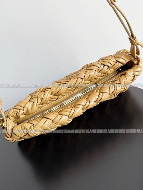 보테가베네타칼리메로차차 20260222-145051-002루.jpg