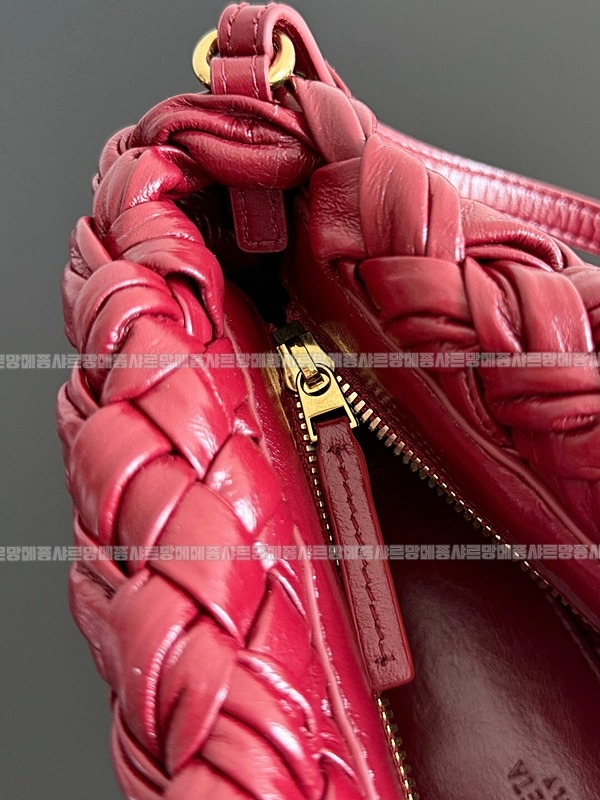 보테가베네타칼리메로차차 20260222-145406-007루.jpg