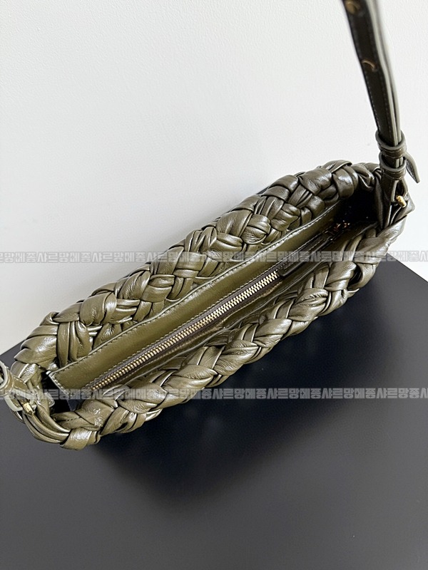 보테가베네타칼리메로차차 20260222-145543-003루.jpg