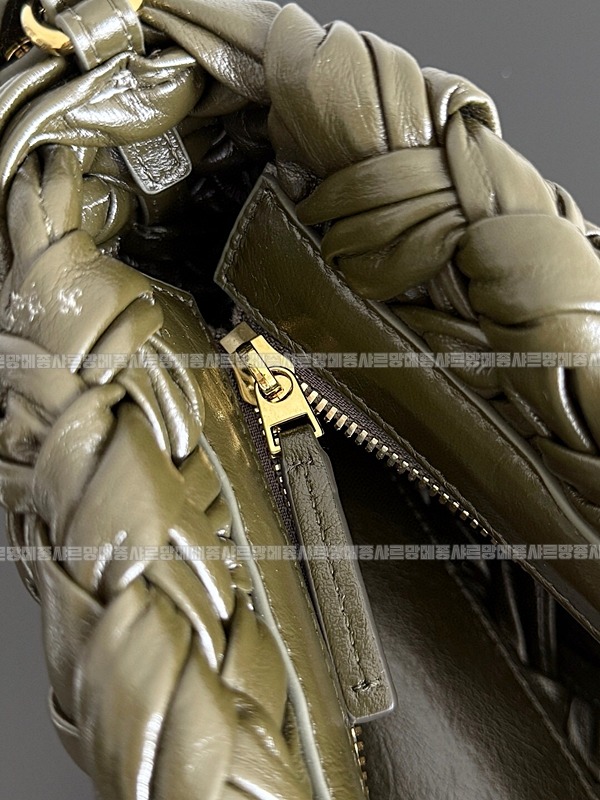 보테가베네타칼리메로차차 20260222-145543-008루.jpg