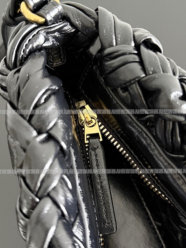 보테가베네타칼리메로차차 20260222-145848-005루.jpg