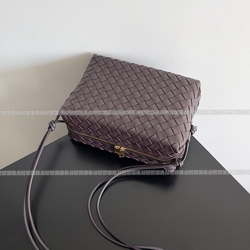 보테가베네타루프카메라백스몰 20260222-152908-005루.jpg