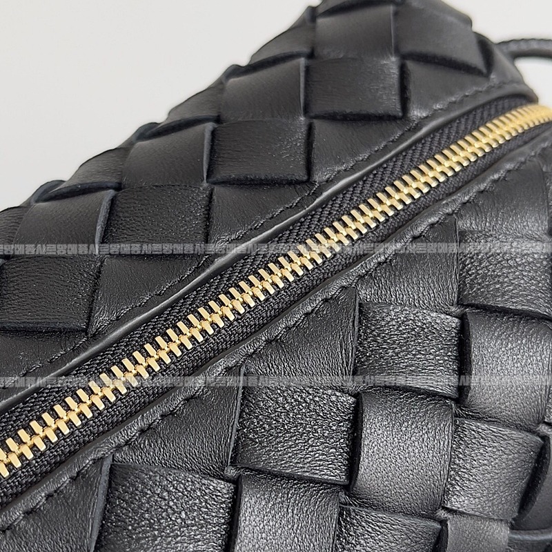 보테가베네타루프카메라백스몰 20260222-160641-005루.jpg