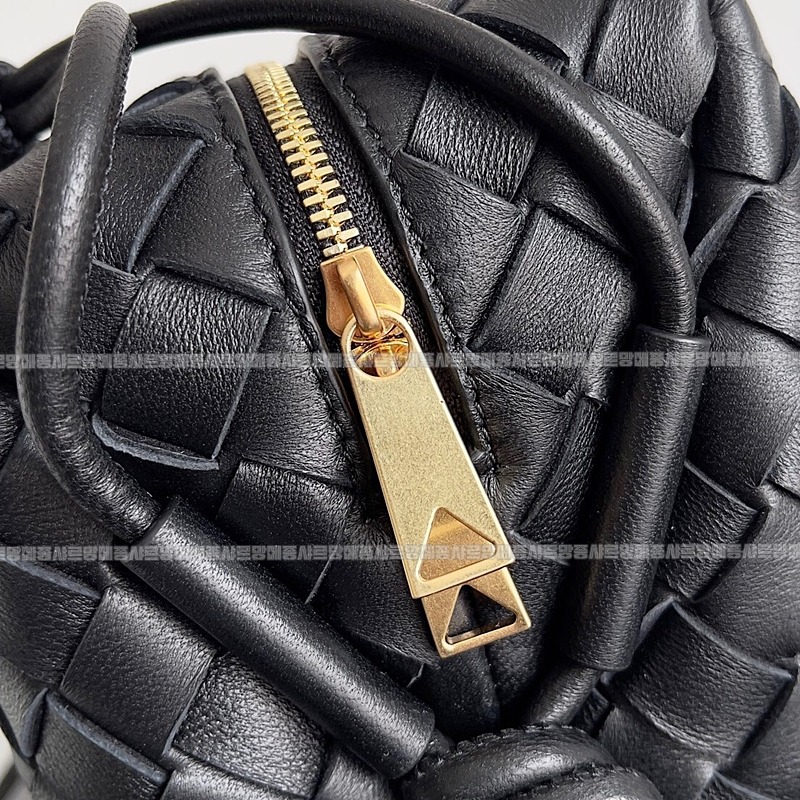 보테가베네타루프카메라백스몰 20260222-160641-007루.jpg