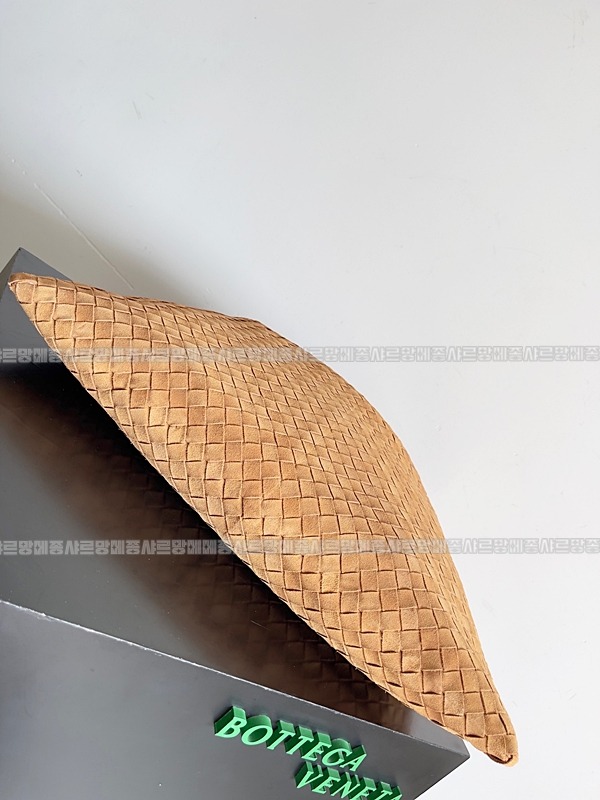 보테가베네타피콜로포트폴리오크로스백 20260222-162823-002루.jpg