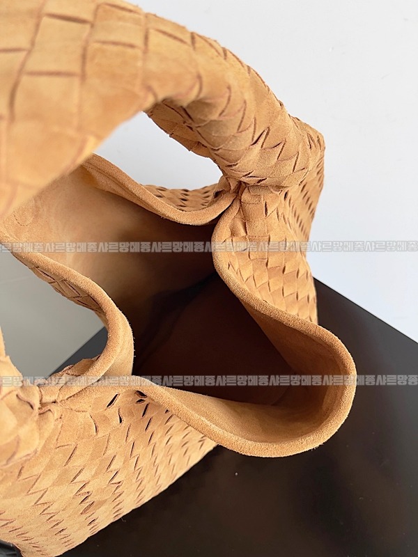 보테가베네타피콜로포트폴리오크로스백 20260222-162824-009루.jpg