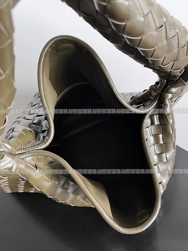 보테가베네타미디움홉 20260222-163228-009루.jpg