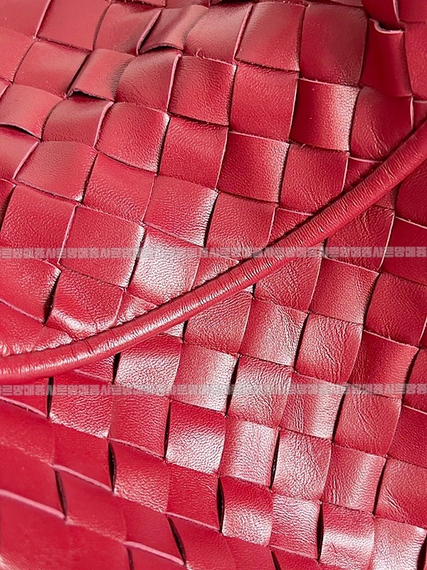 보테가베네타미디움홉 20260222-163544-004루.jpg