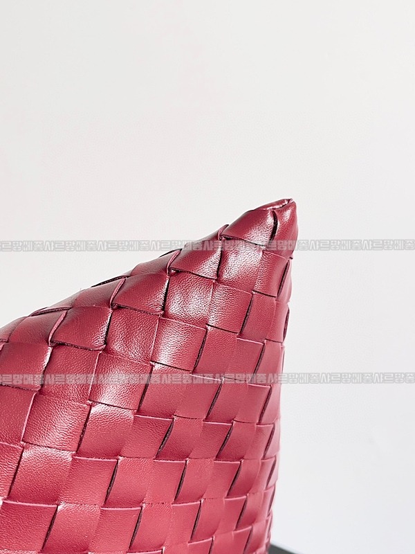 보테가베네타미디움홉 20260222-163545-005루.jpg