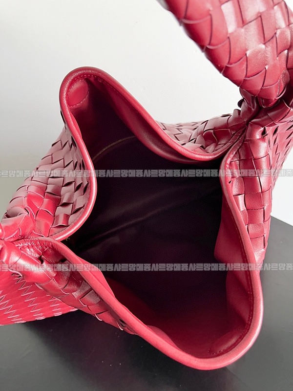 보테가베네타미디움홉 20260222-163545-008루.jpg