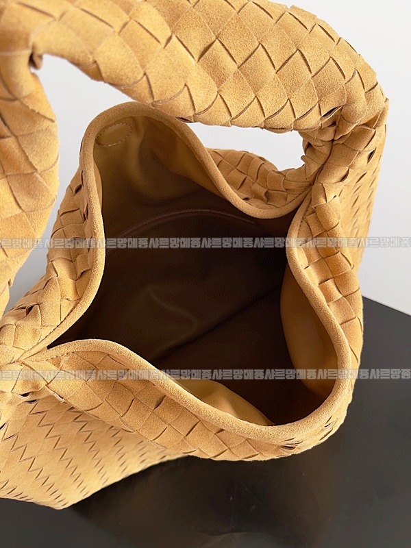 보테가베네타미디움홉 20260222-163726-002루.jpg