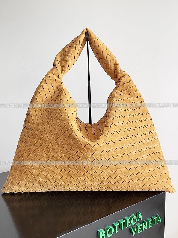 보테가베네타미디움홉 20260222-163726-001루.jpg