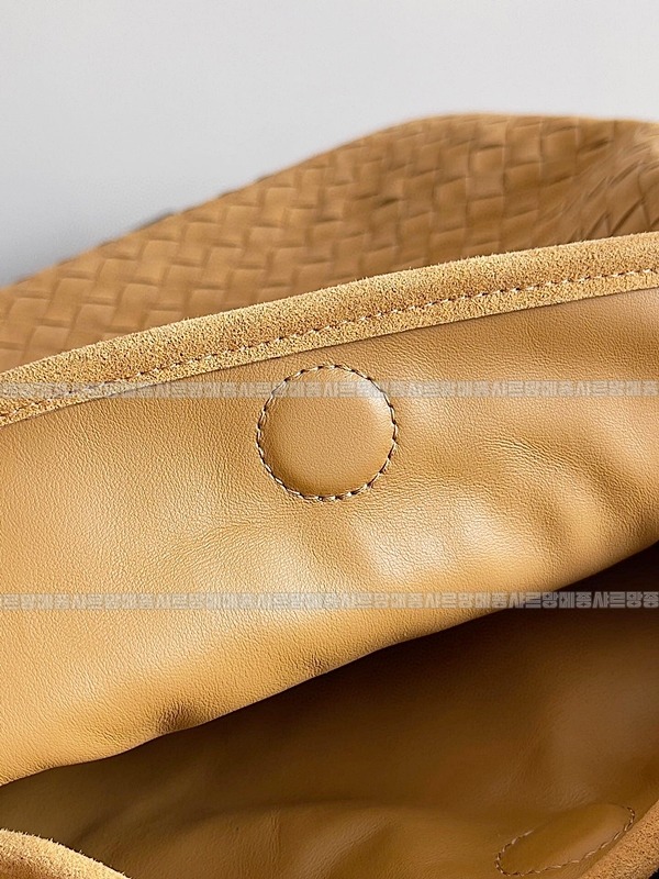 보테가베네타미디움홉 20260222-163726-003루.jpg