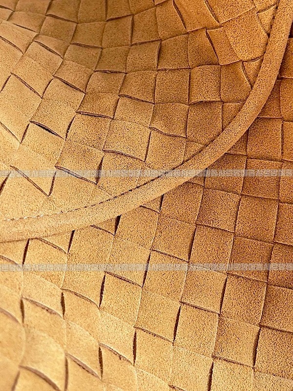 보테가베네타미디움홉 20260222-163727-007루.jpg