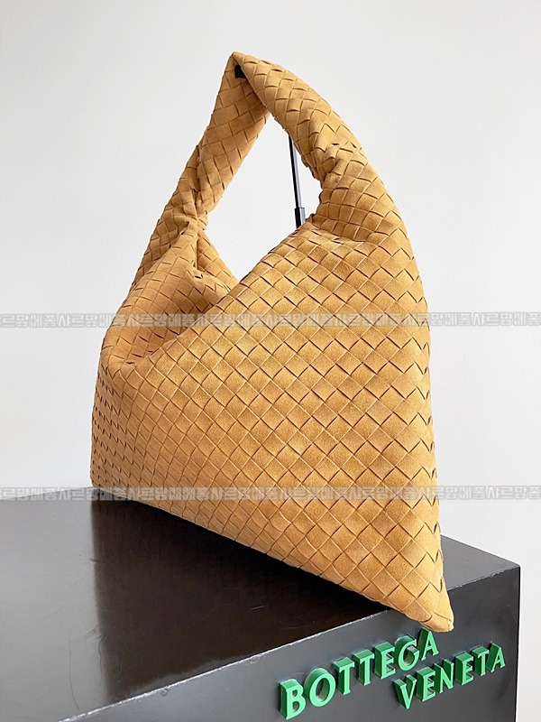 보테가베네타미디움홉 20260222-163727-008루.jpg