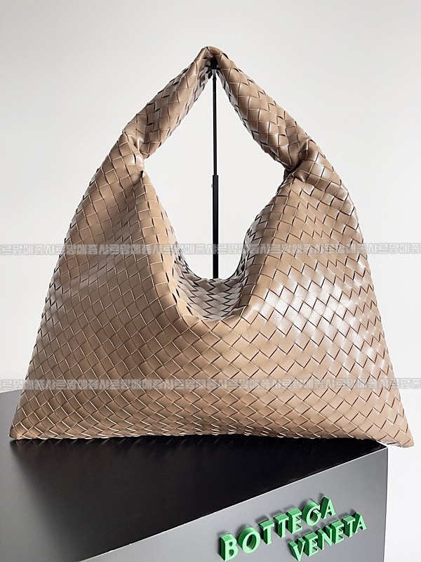 보테가베네타미디움홉 20260222-163914-001루.jpg