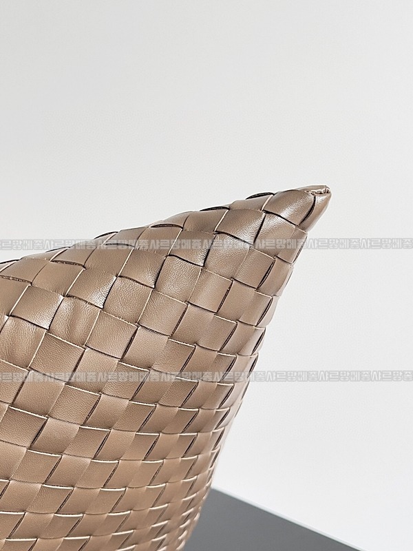 보테가베네타미디움홉 20260222-163914-002루.jpg