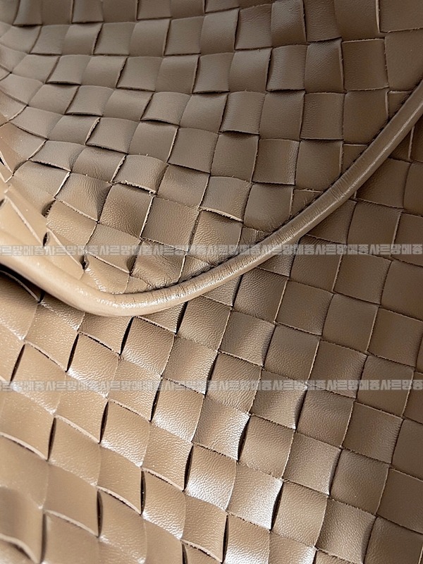 보테가베네타미디움홉 20260222-163915-005루.jpg