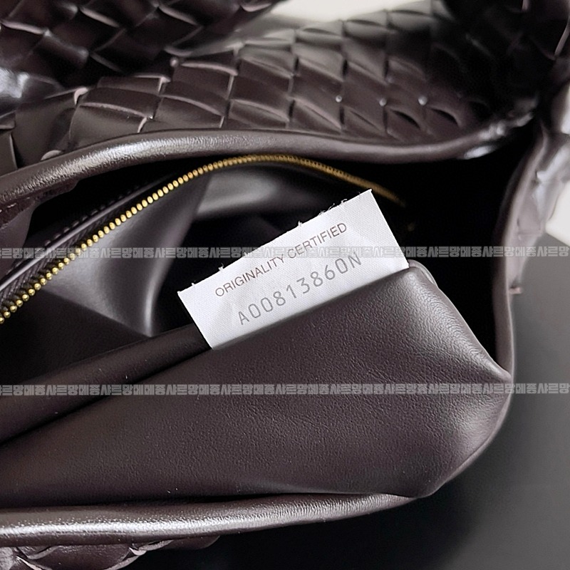 보테가베네타미디움홉 20260222-164049-008루.jpg