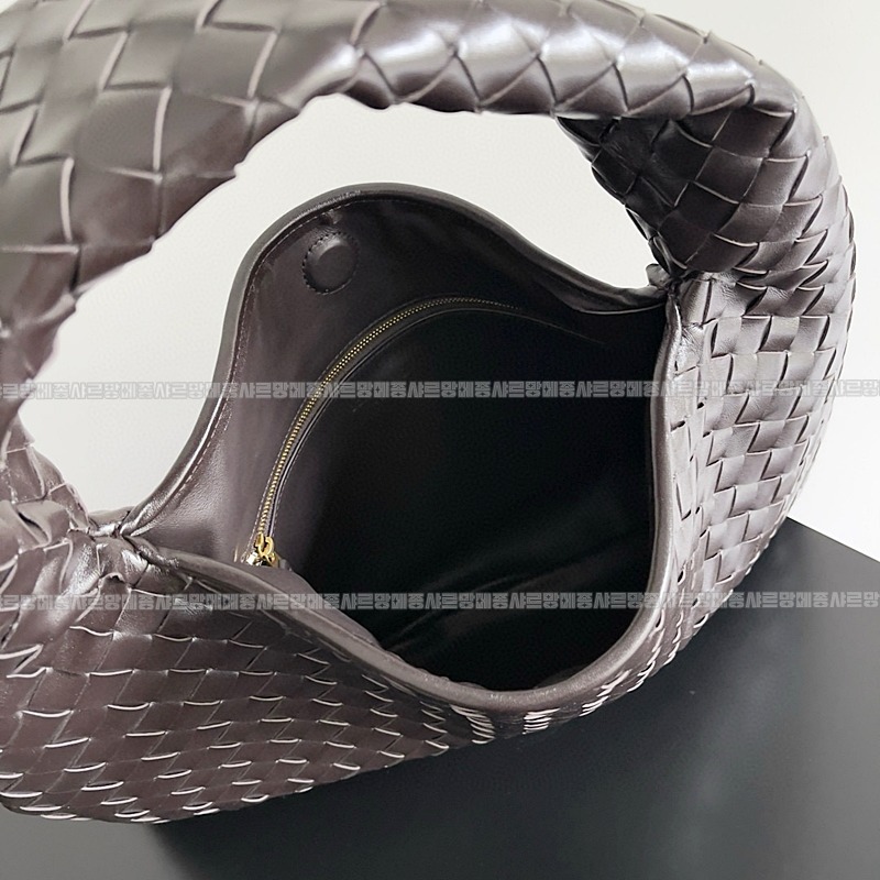 보테가베네타미디움홉 20260222-164049-009루.jpg