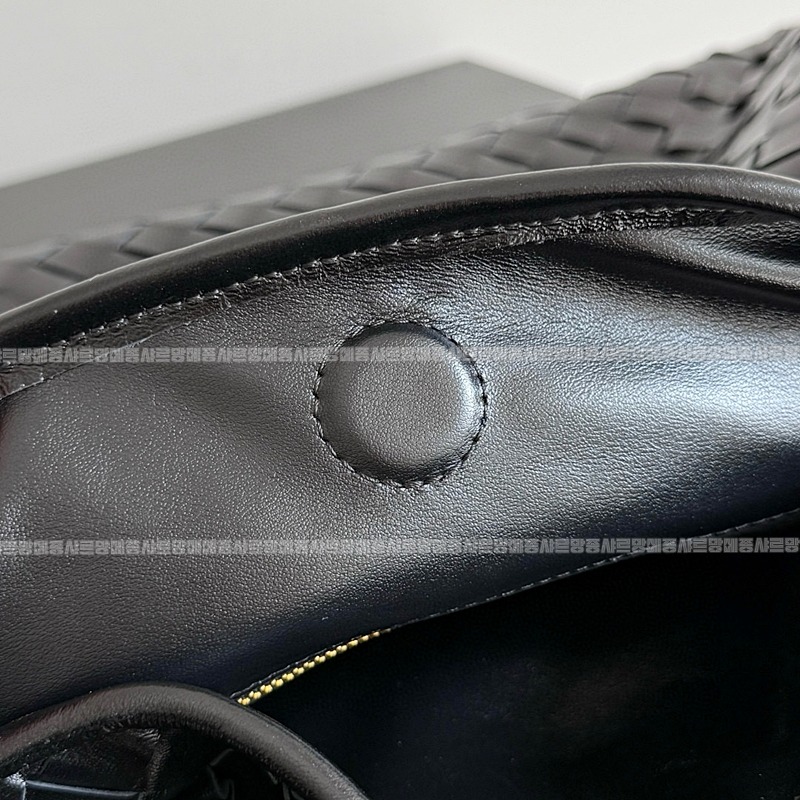 보테가베네타미디움홉 20260222-164458-005루.jpg