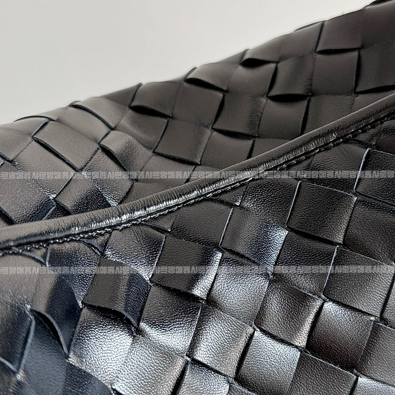 보테가베네타미디움홉 20260222-164458-004루.jpg