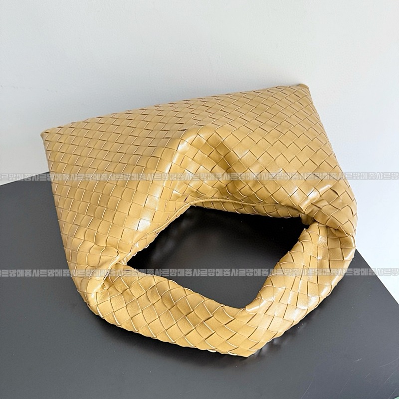 보테가베네타미디움홉 20260222-164722-005루.jpg