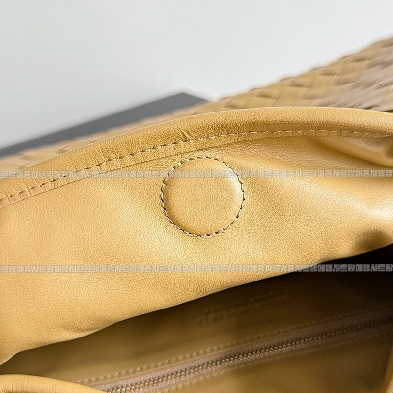 보테가베네타미디움홉 20260222-164722-007루.jpg