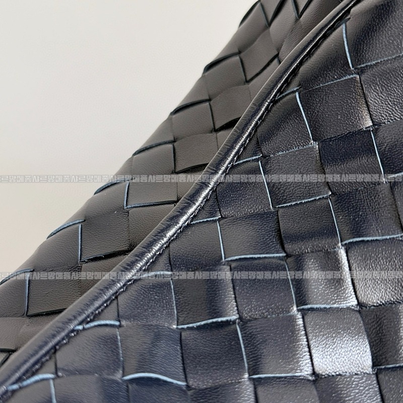 보테가베네타미디움홉 20260222-165325-004루.jpg