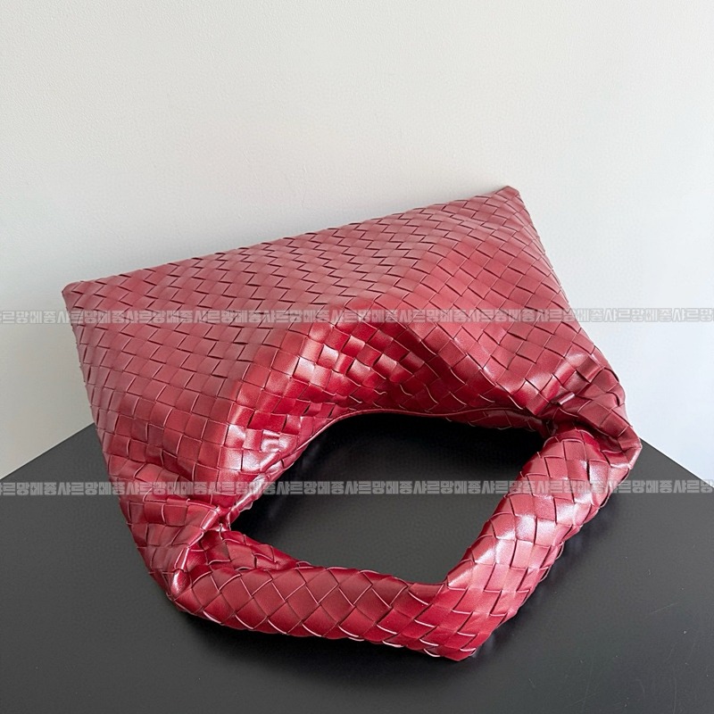 보테가베네타미디움홉 20260222-165815-005루.jpg