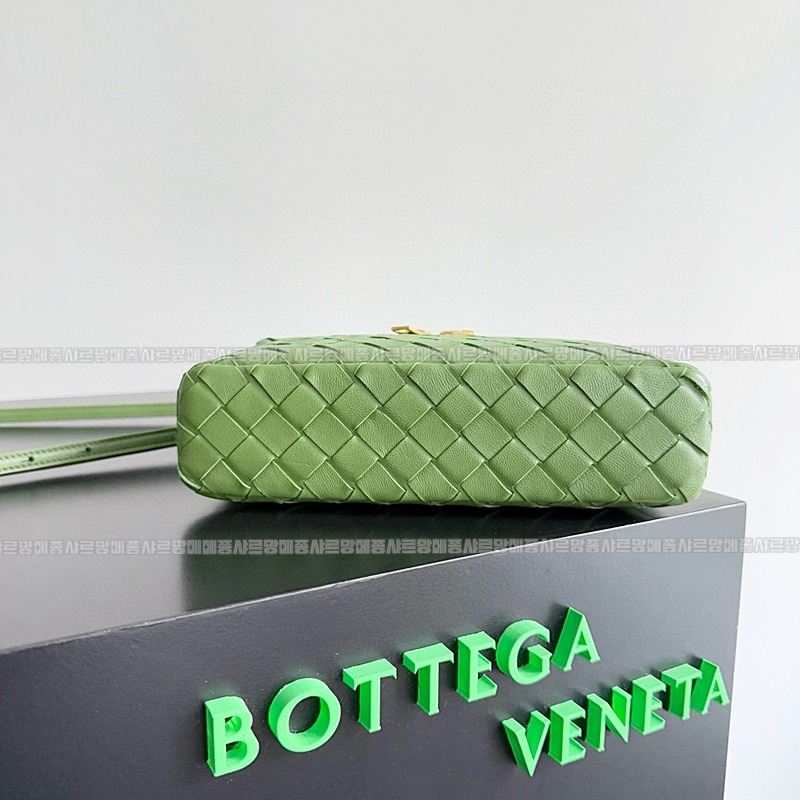 보테가베네타뱅뱅인프레치아토레더베니티백 20260223-100149-004루.jpg