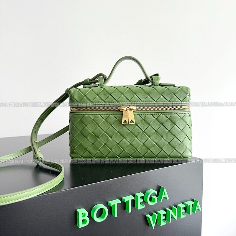 보테가베네타뱅뱅인프레치아토레더베니티백 20260223-100149-001루.jpg